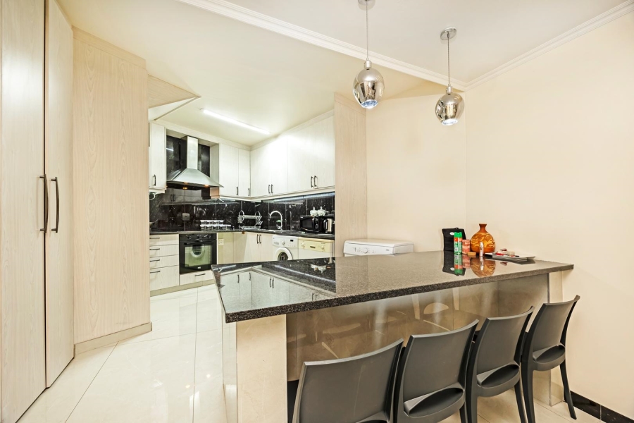 8 Bedroom Property for Sale in Plattekloof Western Cape